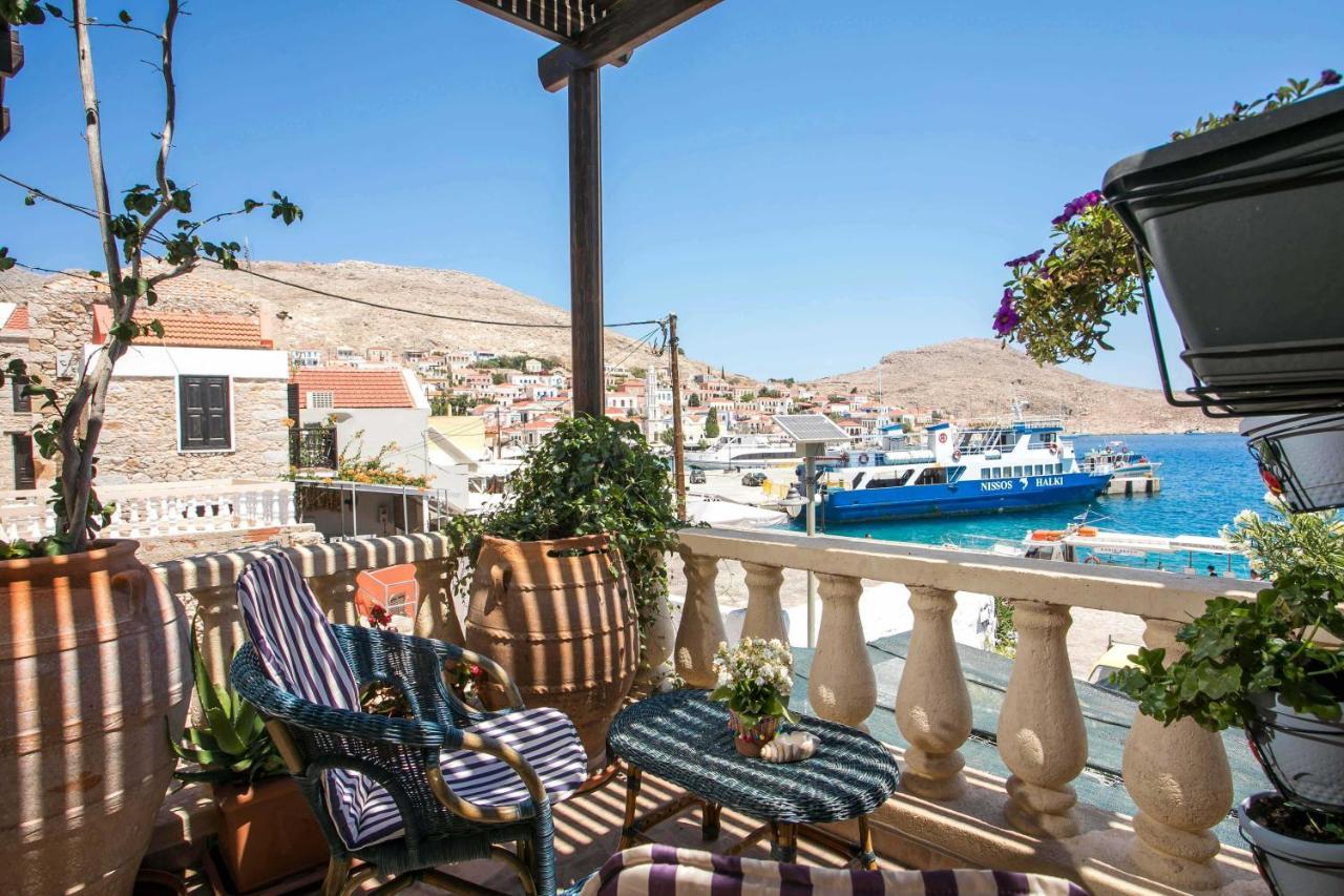 Annas Houses Chalki Town ภายนอก รูปภาพ
