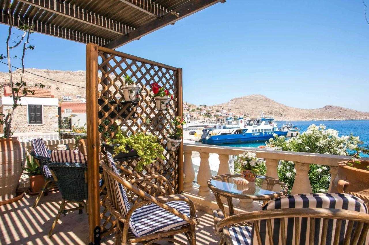 Annas Houses Chalki Town ภายนอก รูปภาพ