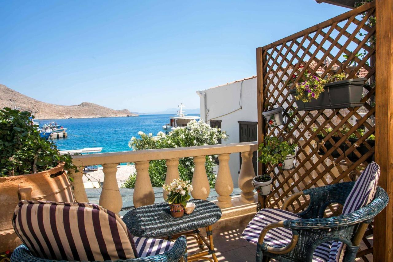 Annas Houses Chalki Town ภายนอก รูปภาพ